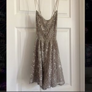 Kimchi Blue size 4 silver embroidered romper.